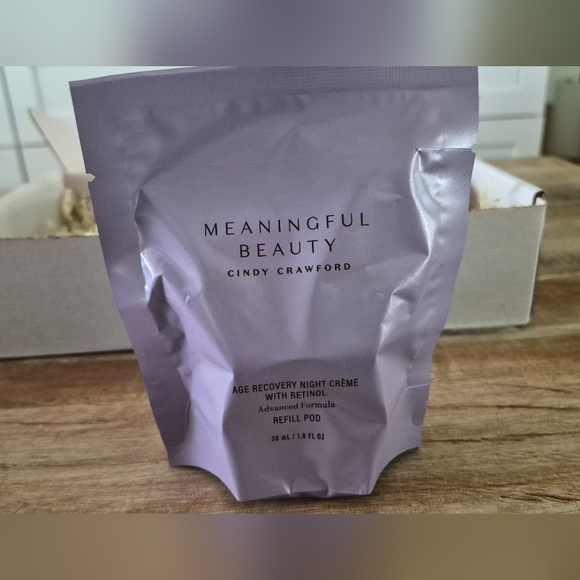 Meaningful Beauty Cindy Crawford 5 Piece Set New In Box - Picture 4 of 10